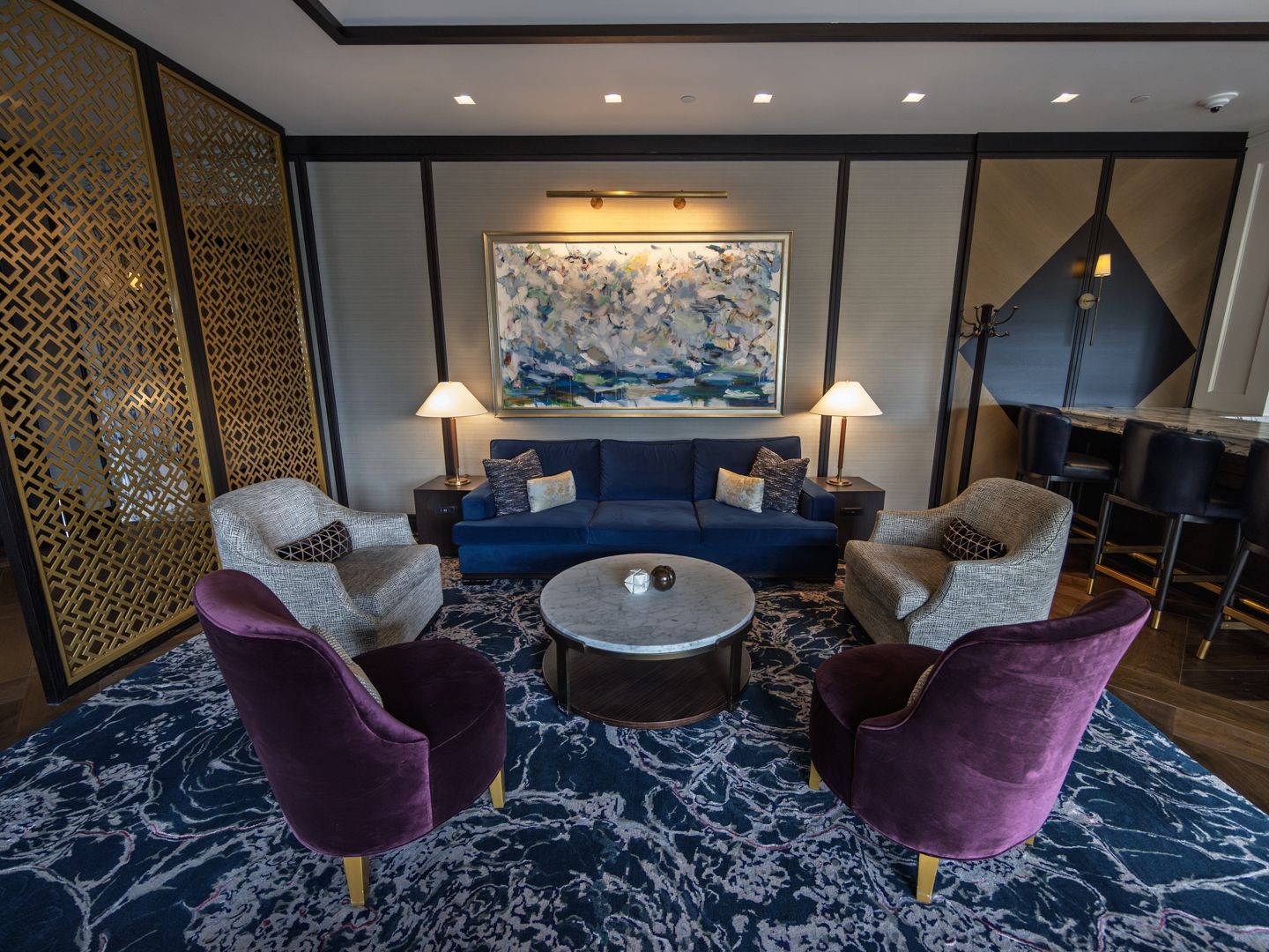 Private bar and lounge in the residents’ club at 706 Mission