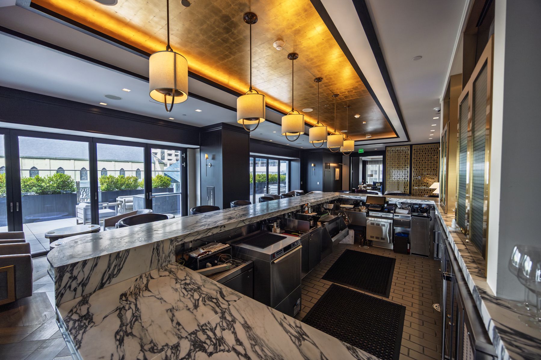 Private bar and lounge in the residents’ club at 706 Mission